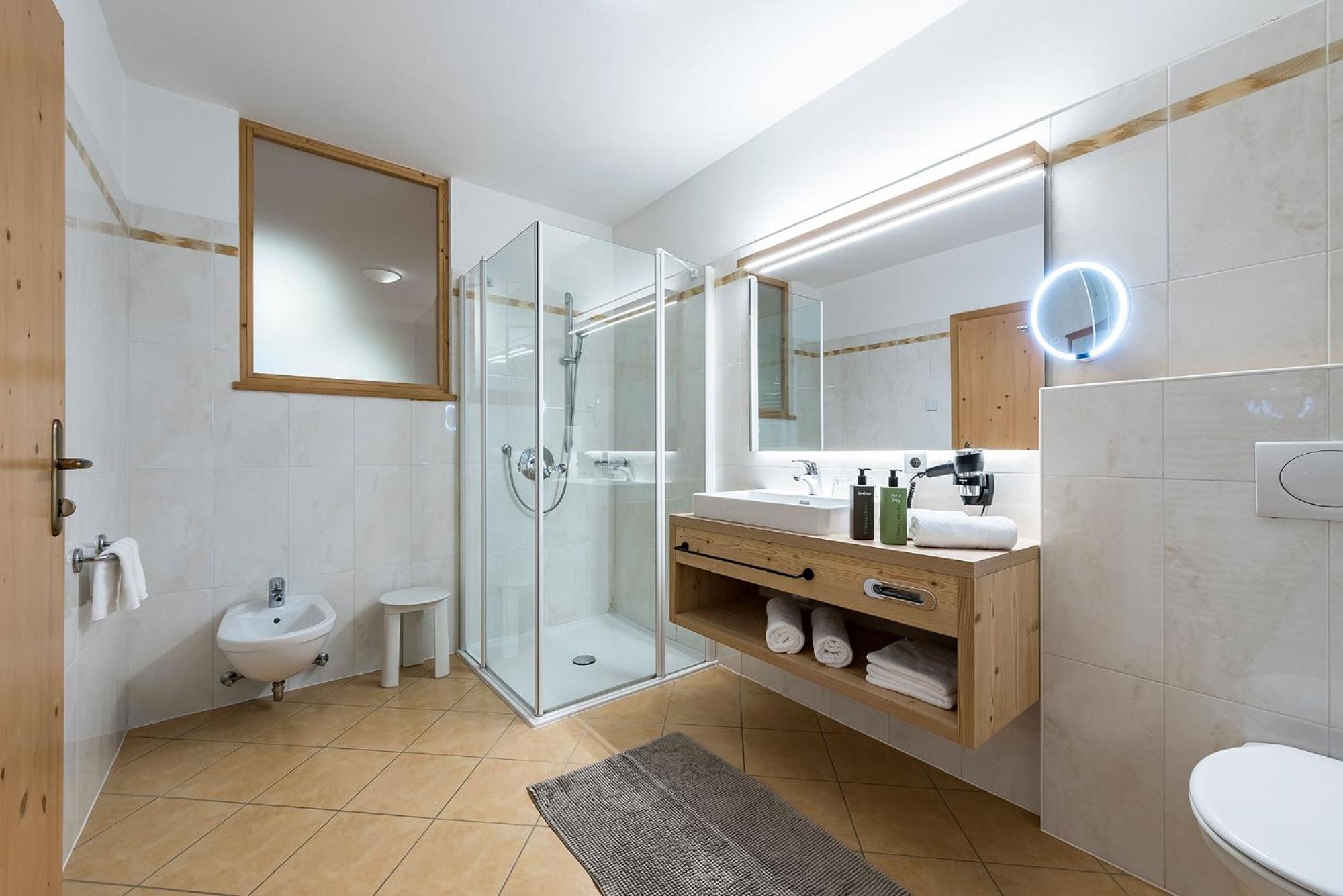 Hotel Torgglerhof Бресаноне Екстериор снимка