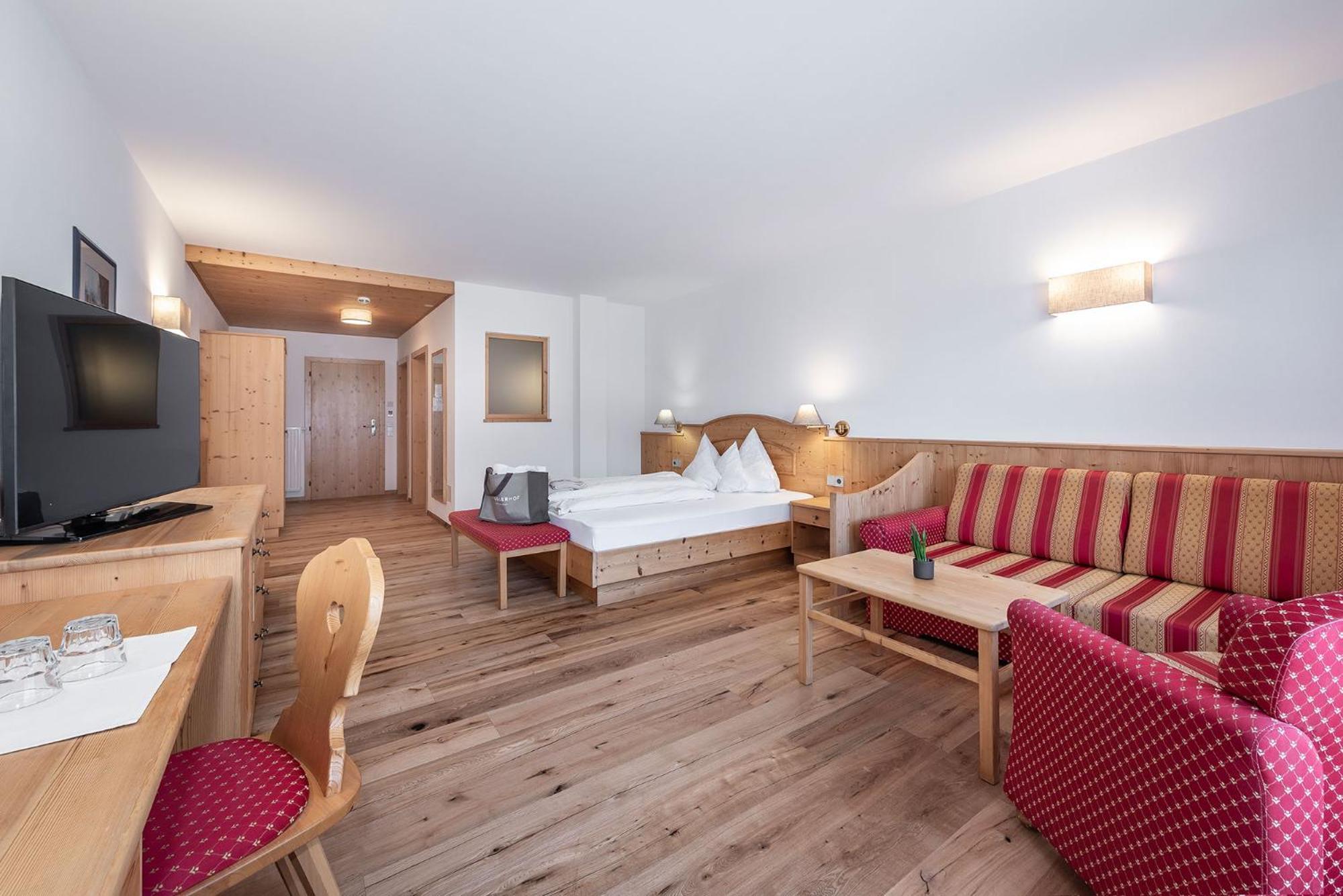 Hotel Torgglerhof Бресаноне Екстериор снимка