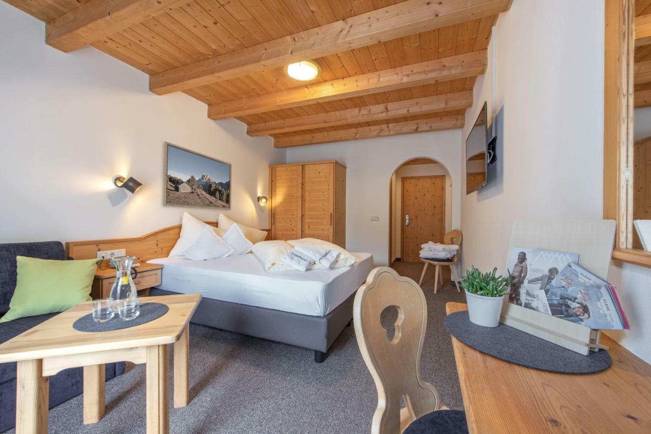 Hotel Torgglerhof Бресаноне Екстериор снимка