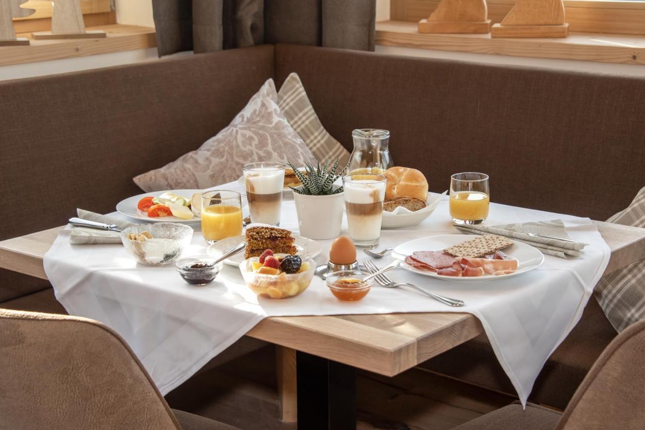 Hotel Torgglerhof Бресаноне Екстериор снимка